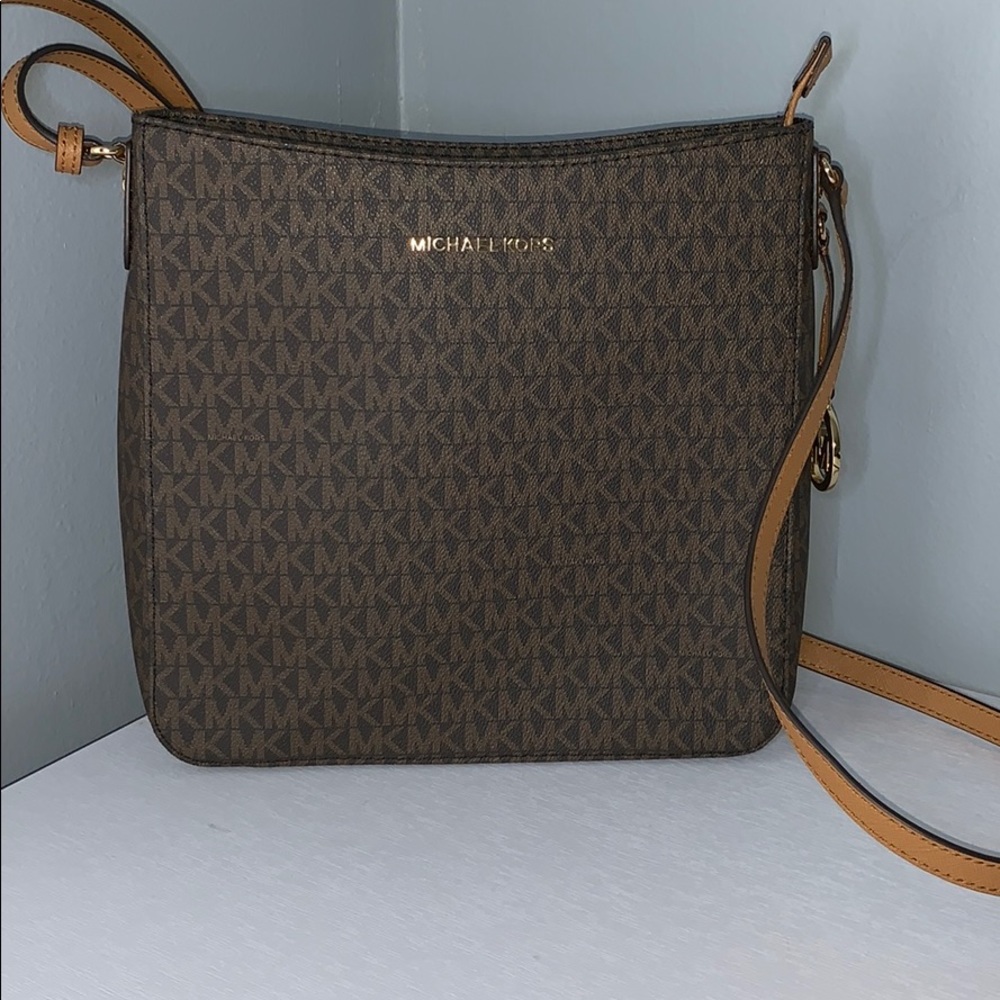 Michael Kors Jet Set Travel Logo Messenger Brown
